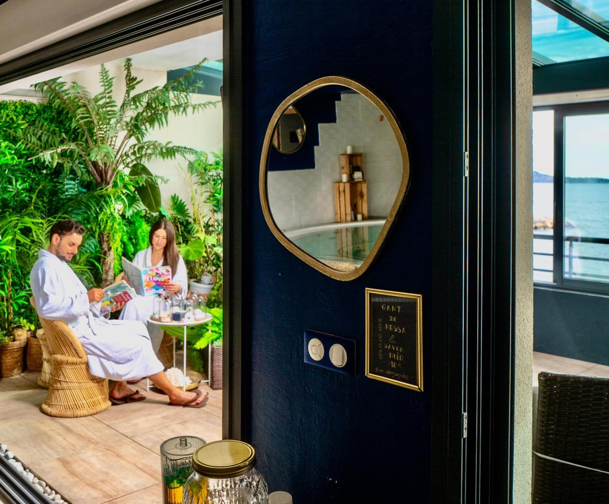 Blue Summer Vibes Apartment For 4P, Ac, Balcony, Parking, Beach At 50M, Spa Access -4 ラシオタ エクステリア 写真